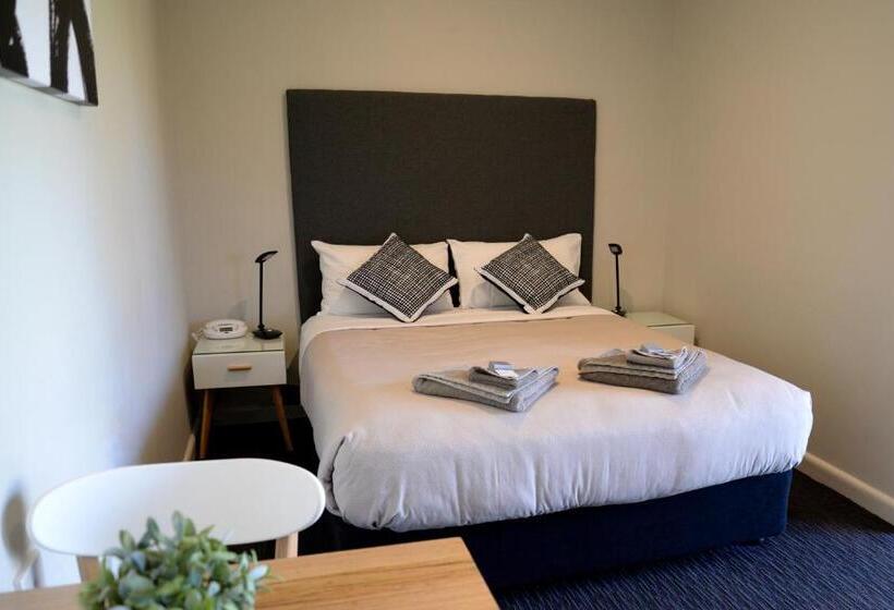 行政房间, Barclay On View