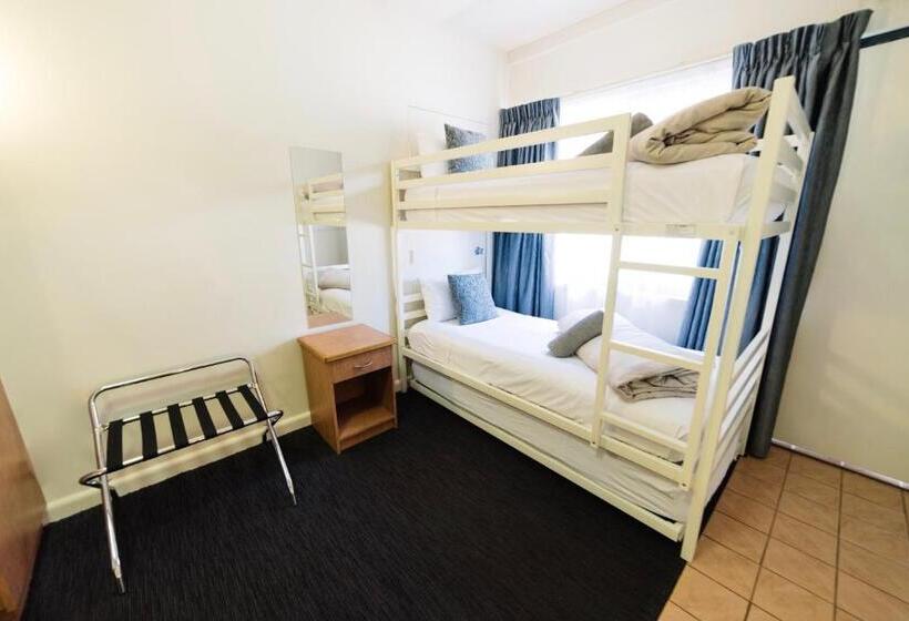 家庭间, Barclay On View