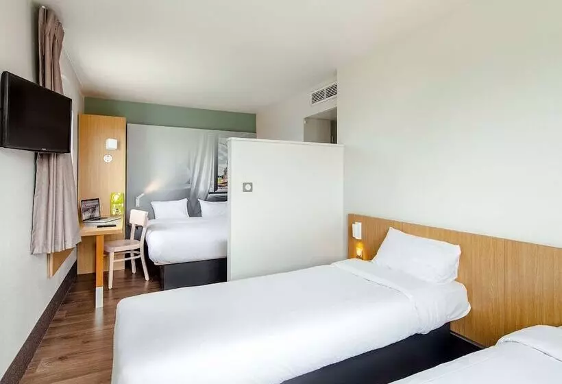 Standard Neljän Hengen Huone, B&b Hotel Creil Chantilly