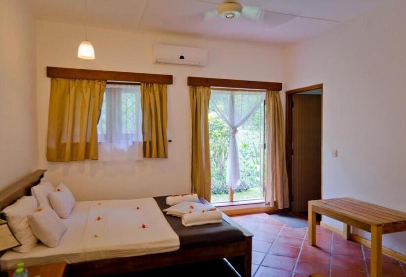 חדר סטנדרט לשלושה, Clove Garden Kandy