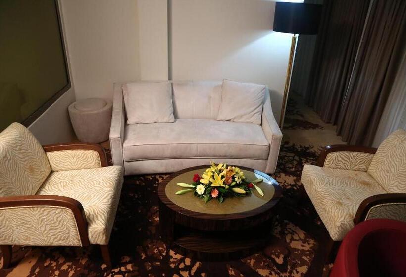 مجموعه ویستا شهر, Hôtel Fleur De Lys Plateau