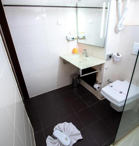 اتاق لوکس یک تخته, Hôtel Fleur De Lys Plateau