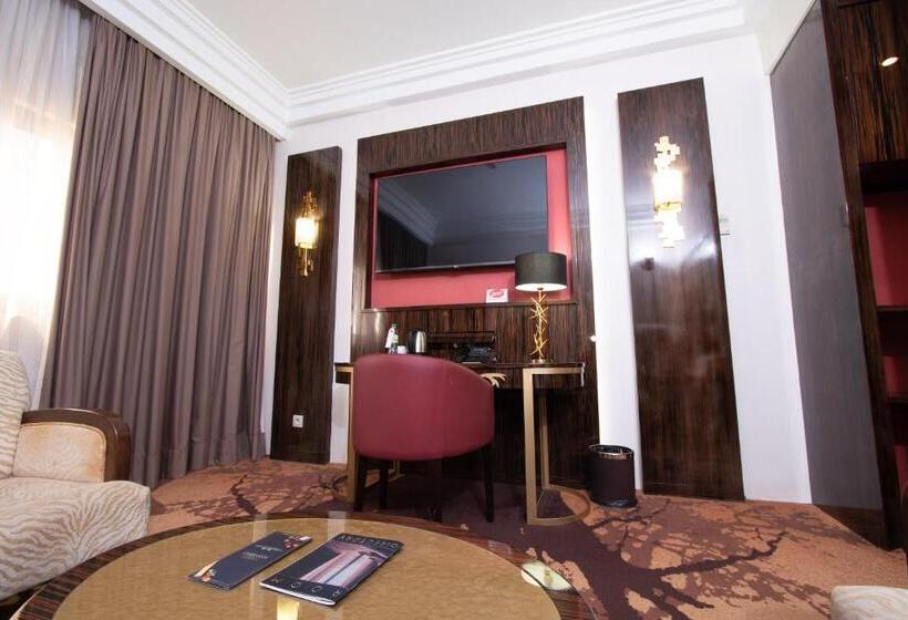مجموعه ویستا شهر, Hôtel Fleur De Lys Plateau