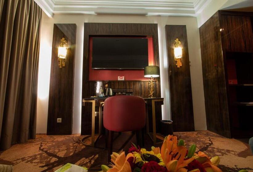 مجموعه ویستا شهر, Hôtel Fleur De Lys Plateau