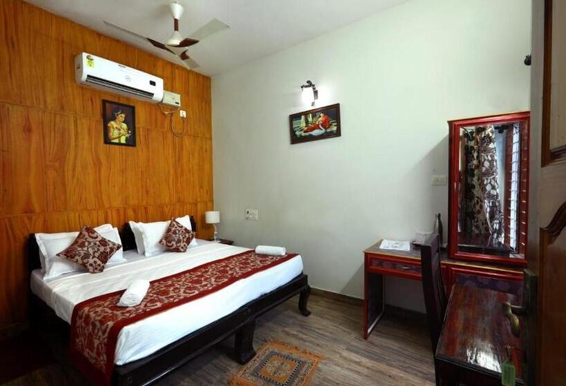 プールビュースタンダードルーム, Ideal Ayurvedic Resort Kovalam