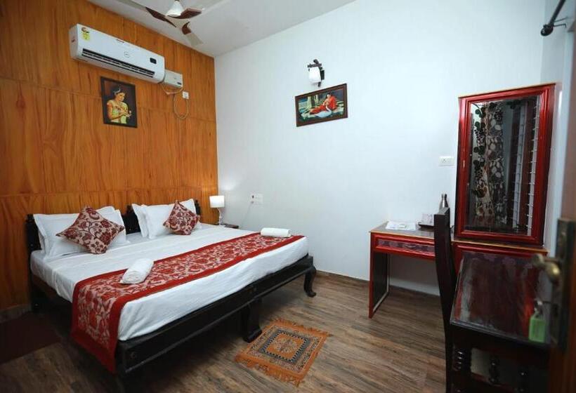 プールビュースタンダードルーム, Ideal Ayurvedic Resort Kovalam