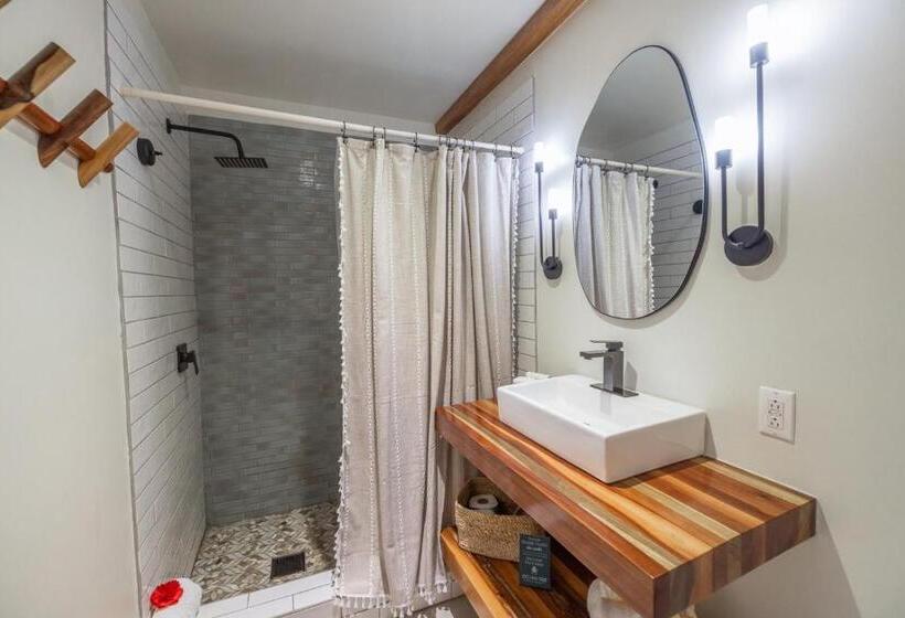 带大床的标准间, Ocean Tide Beach Resort