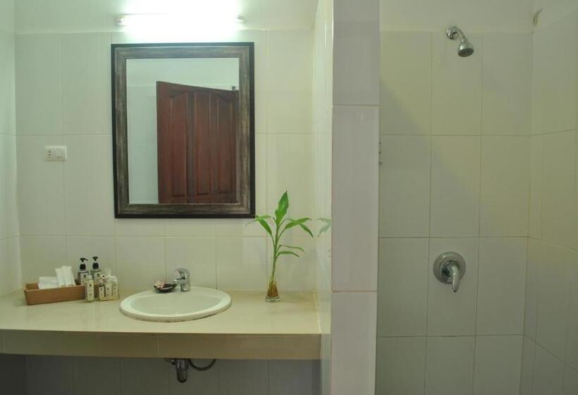 디럭스 룸, Silver Naga