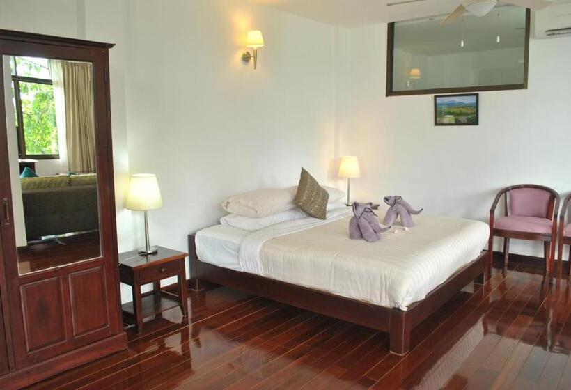 주니어 스위트 발코니, Silver Naga