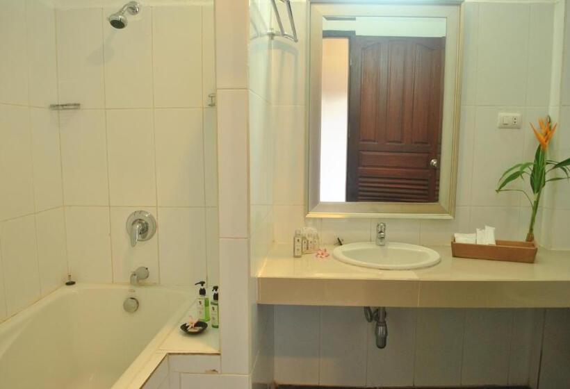 주니어 스위트 발코니, Silver Naga