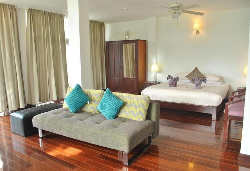 주니어 스위트 발코니, Silver Naga