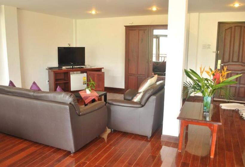 패밀리 스위트, Silver Naga