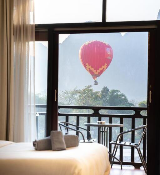 디럭스 룸, Silver Naga