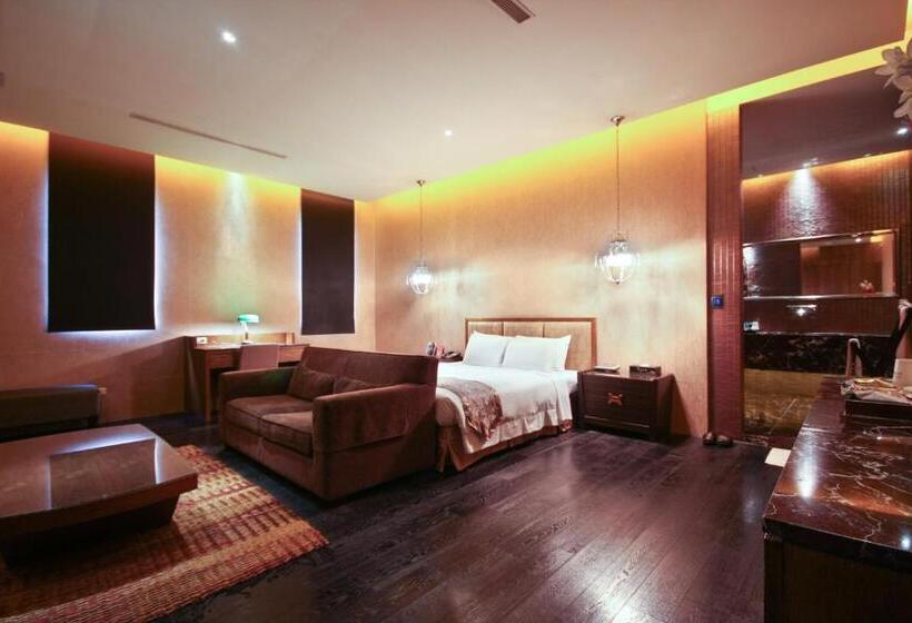 اتاق سوپریور, Lanshy Motel