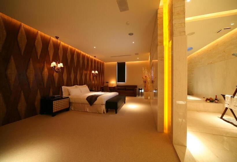 اتاق سوپریور, Lanshy Motel