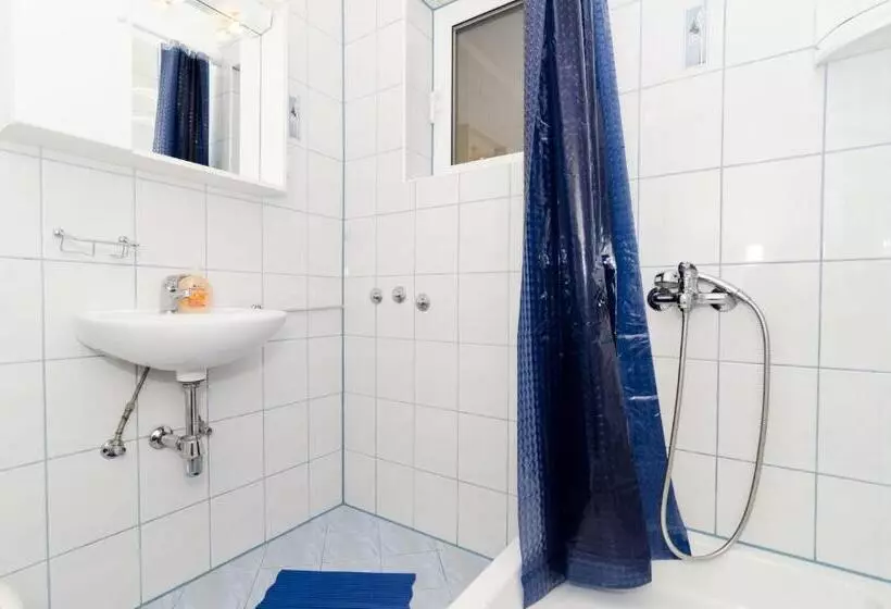 اتاق استاندارد با بالکن و چشمانداز دریا, Guest House Daniela