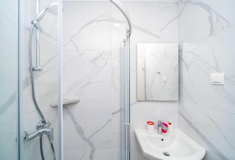 オーシャンビュースタンダードルームテラス付き, Guest House Daniela