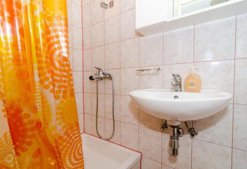 海の見えるコンフォートルーム, Guest House Daniela