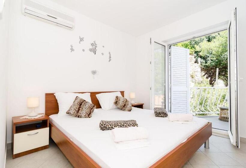 オーシャンビュースタンダードルームバルコニー付き, Guest House Daniela