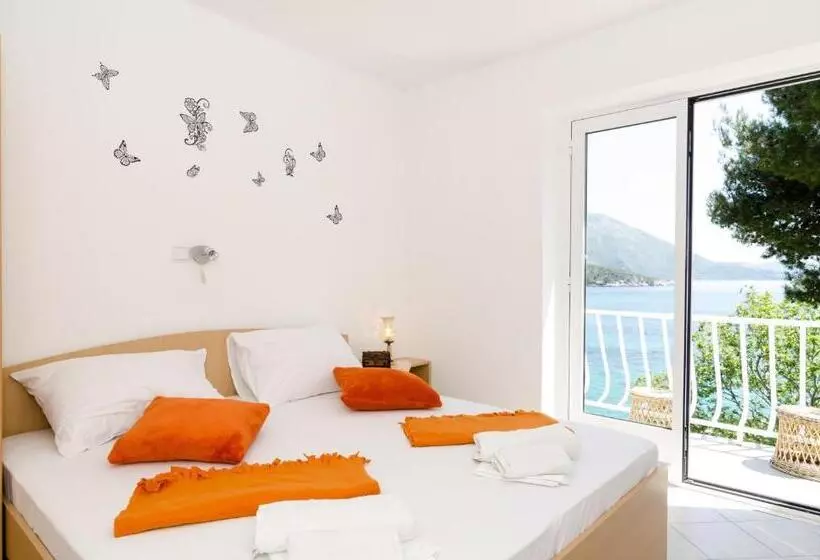 اتاق استاندارد با چشمانداز دریا, Guest House Daniela