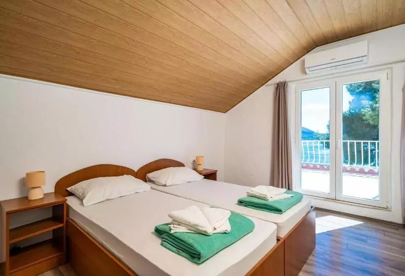 اتاق لوکس با چشمانداز دریا, Guest House Daniela