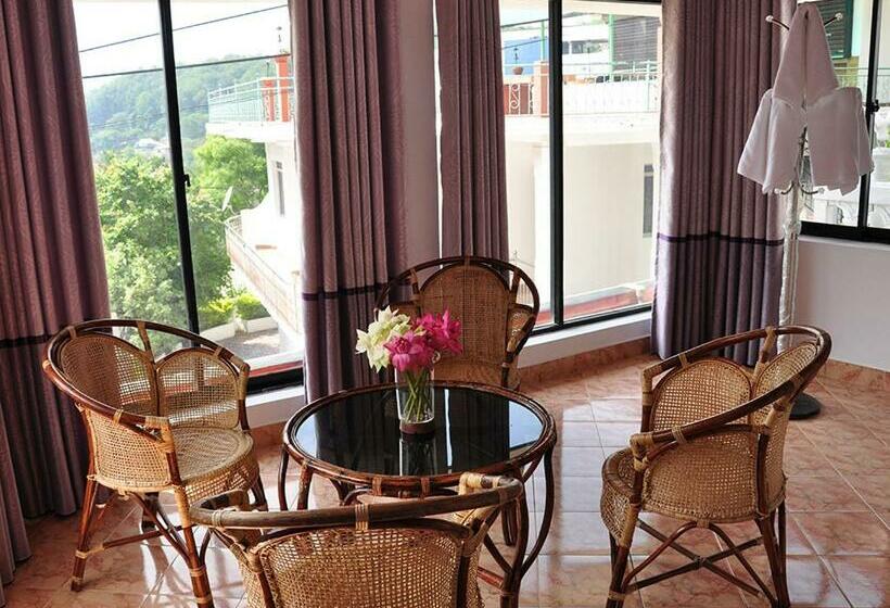 Habitació Triple Estàndard, Highest View