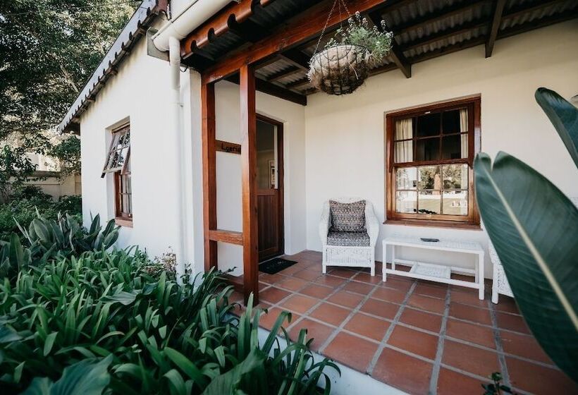 ファミリールーム, The Village Lodge