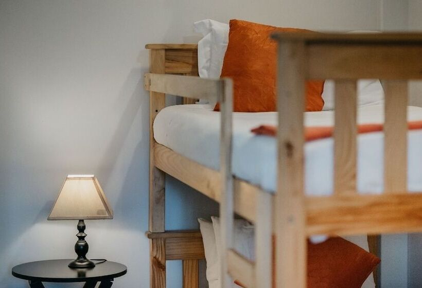 ファミリールーム, The Village Lodge