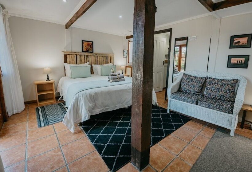 ファミリールーム, The Village Lodge