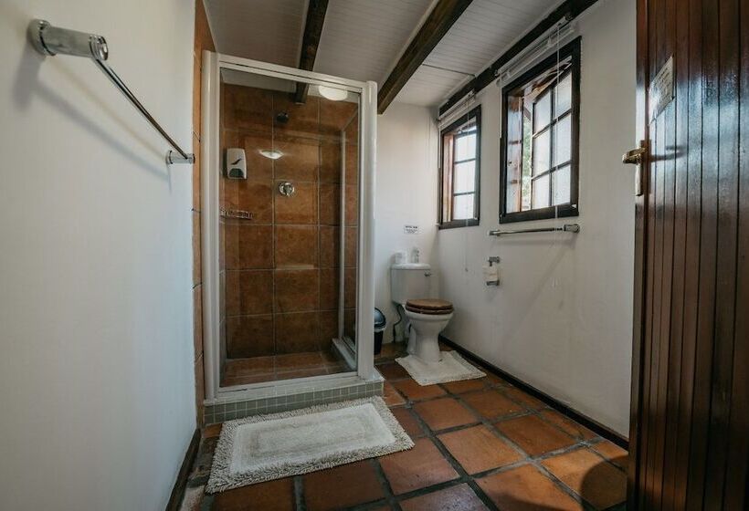 ファミリールーム, The Village Lodge