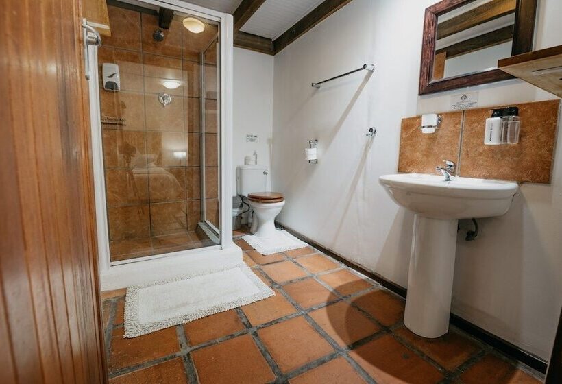 ファミリールーム, The Village Lodge