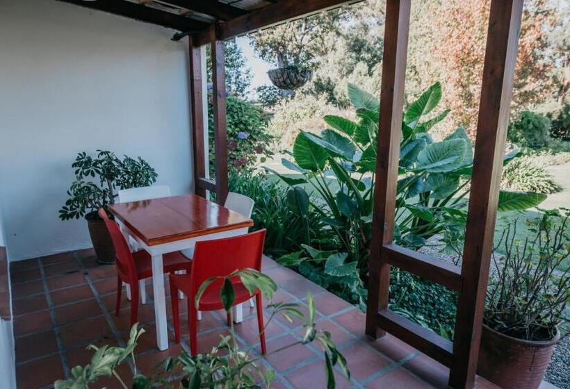 Семейный Номер, The Village Lodge