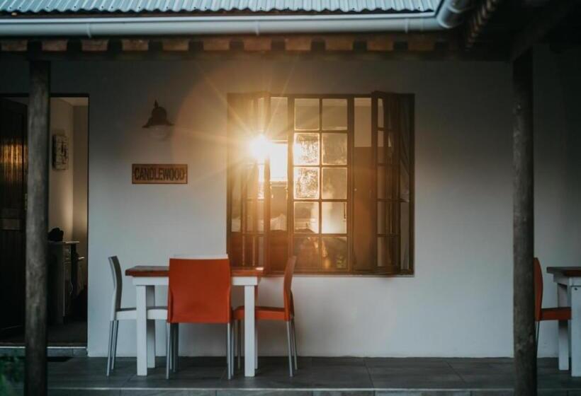 ガーデンビューファミリールーム, The Village Lodge