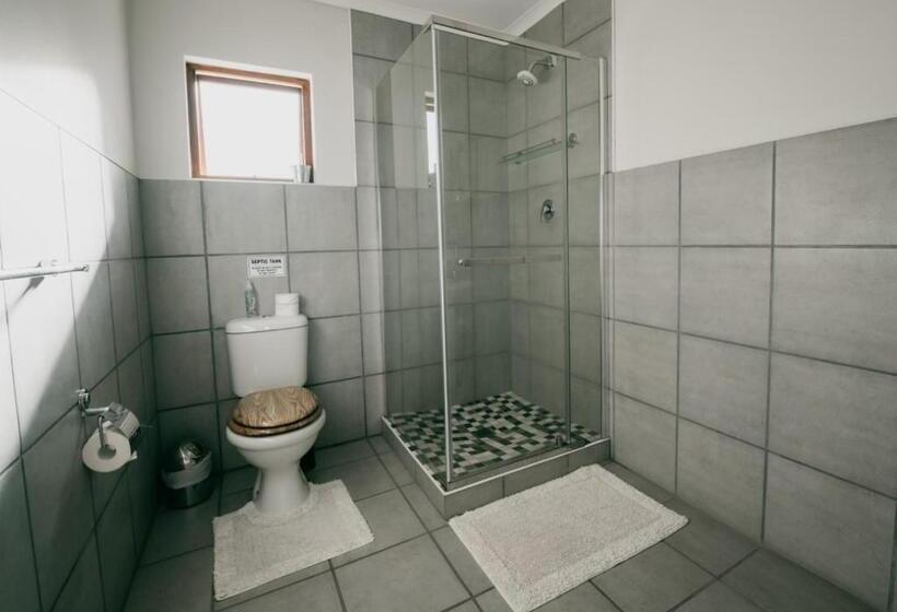 ガーデンビューファミリールーム, The Village Lodge