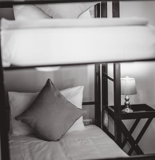 デラックスファミリールーム, The Village Lodge