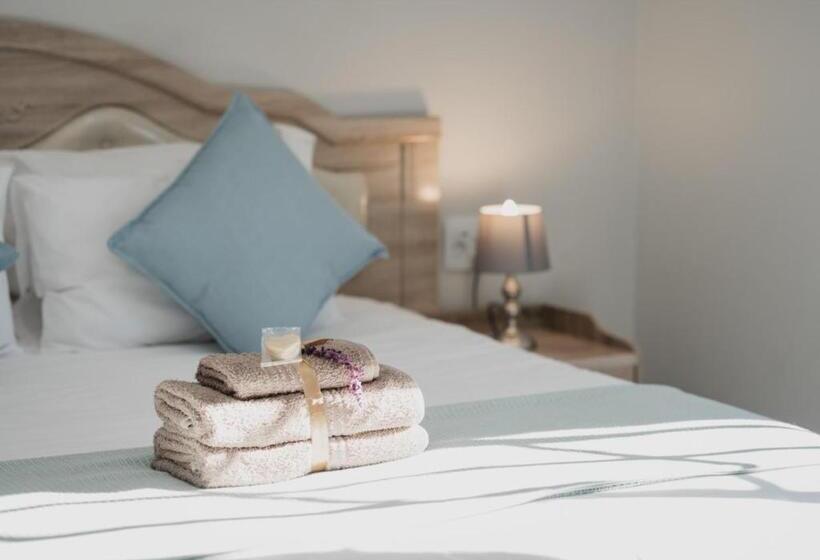 Семейный Номер Deluxe, The Village Lodge