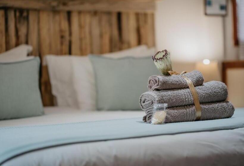 ファミリールーム, The Village Lodge