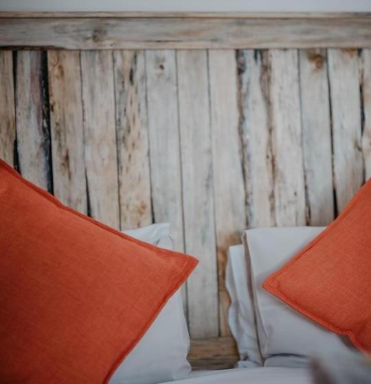 标准间, The Village Lodge