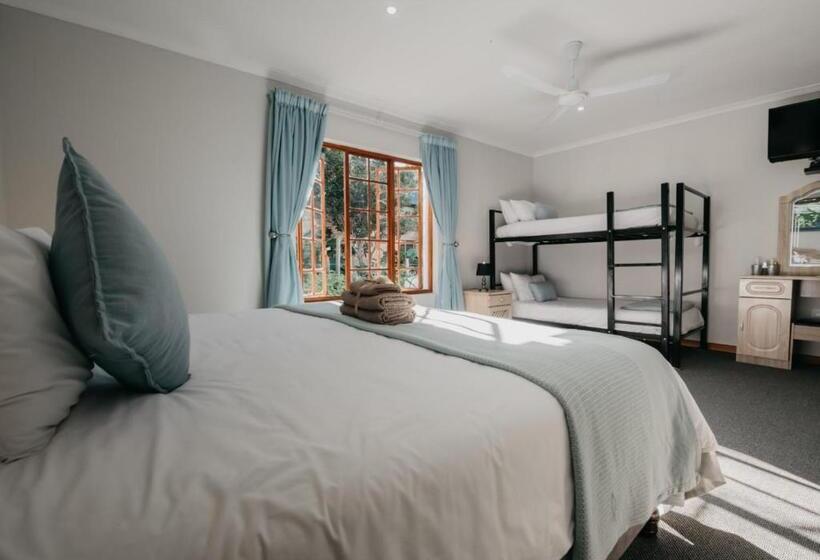 デラックスファミリールーム, The Village Lodge