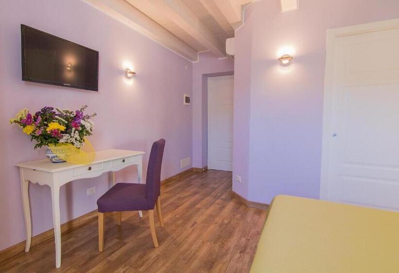 اتاق استاندارد با بالکن, B&b Apollo