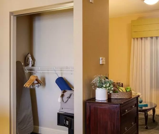 身障者適用キングサイズベッドルーム, Ayres Hotel & Spa Mission Viejo   Lake Forest