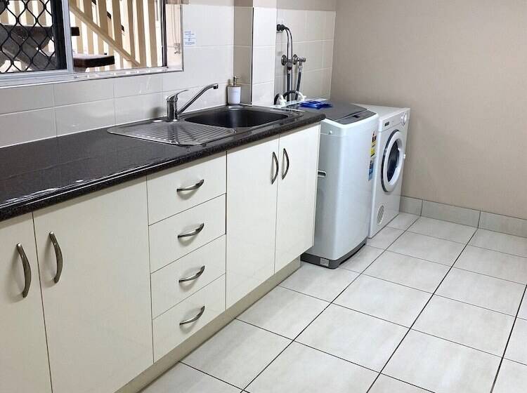 آپارتمان 3 خوابه, City Ville Apartments And Motel