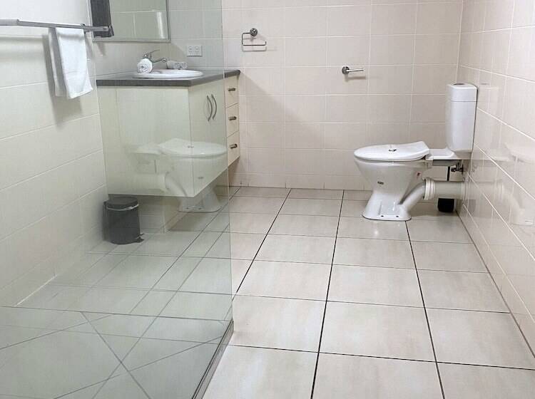 آپارتمان 3 خوابه, City Ville Apartments And Motel