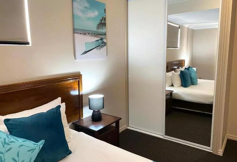 Executive-huoneisto 3 Makuuhuonetta, City Ville Apartments And Motel