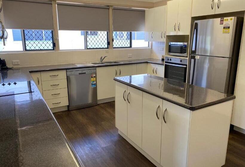 آپارتمان 4 خوابه, City Ville Apartments And Motel