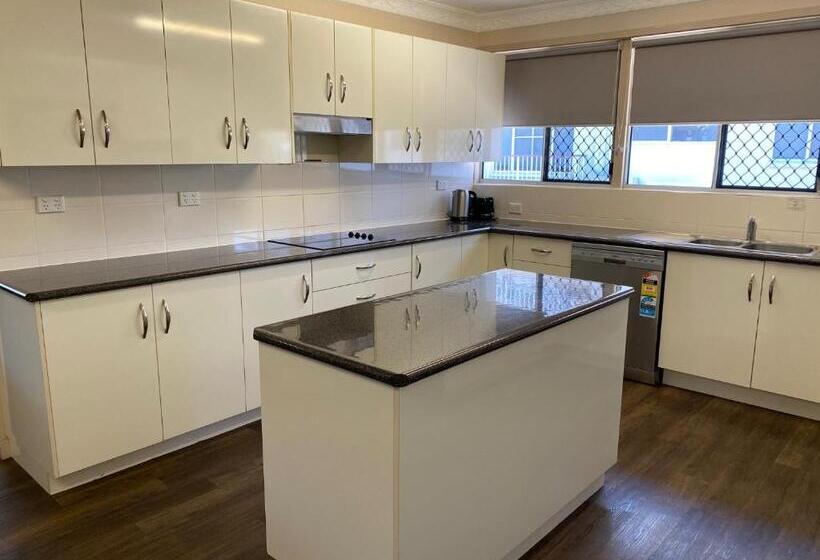 آپارتمان 4 خوابه, City Ville Apartments And Motel