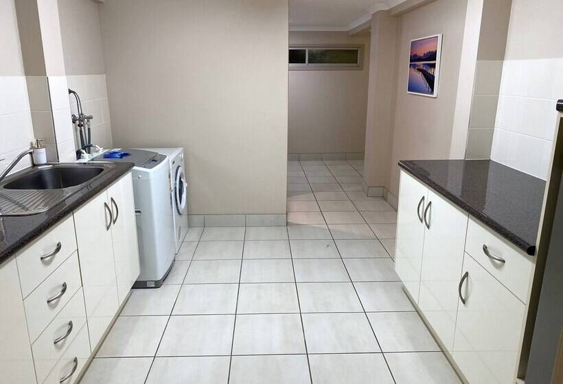 آپارتمان 3 خوابه, City Ville Apartments And Motel