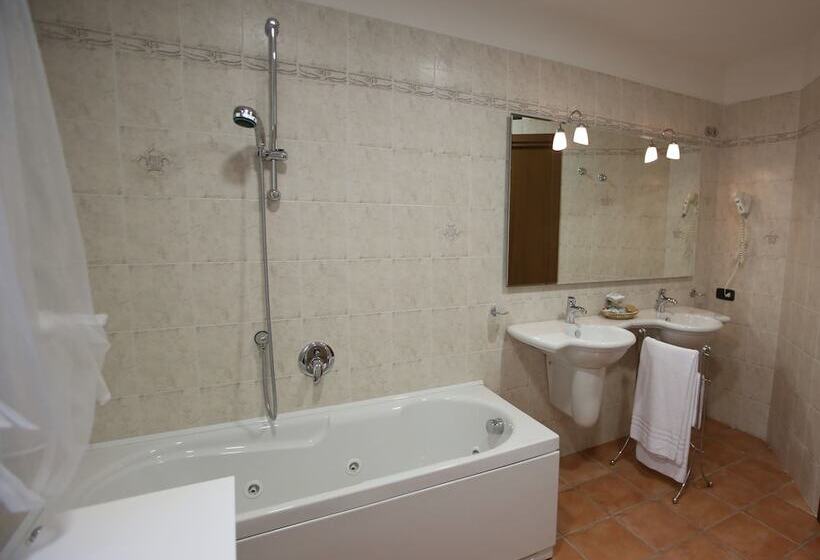 غرفة ديلوكس, Al Brunello