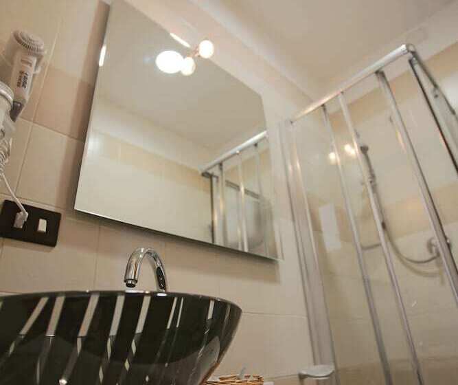 غرفة أساسية, Al Brunello