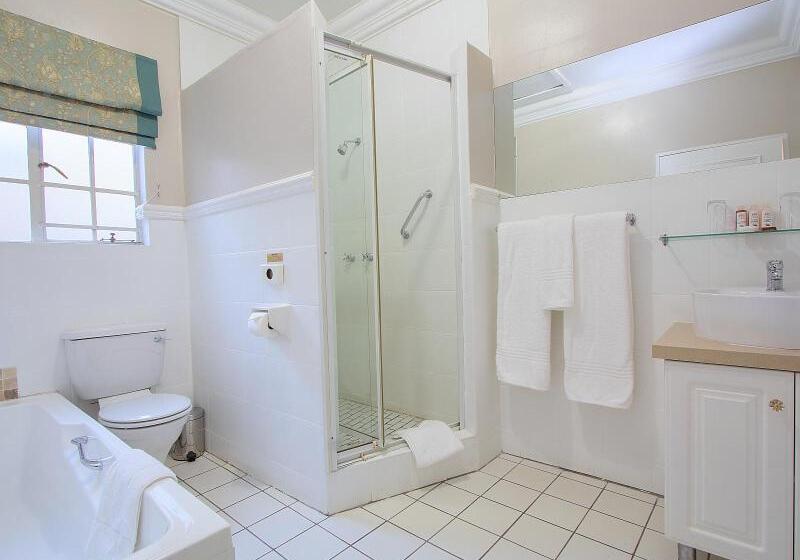 סוויטה, Beachfront Phuket